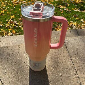 NWT Stanley 40oz Quencher H2.0 Flowstate Tumbler Ibiza Sunset